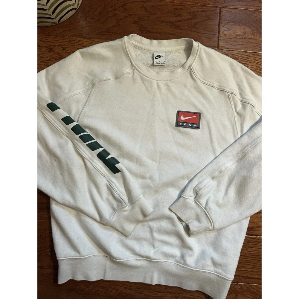 Men's Nike Shoe Dog Grand Prix 2023 White Crewneck Pullover Sweatshirt Small